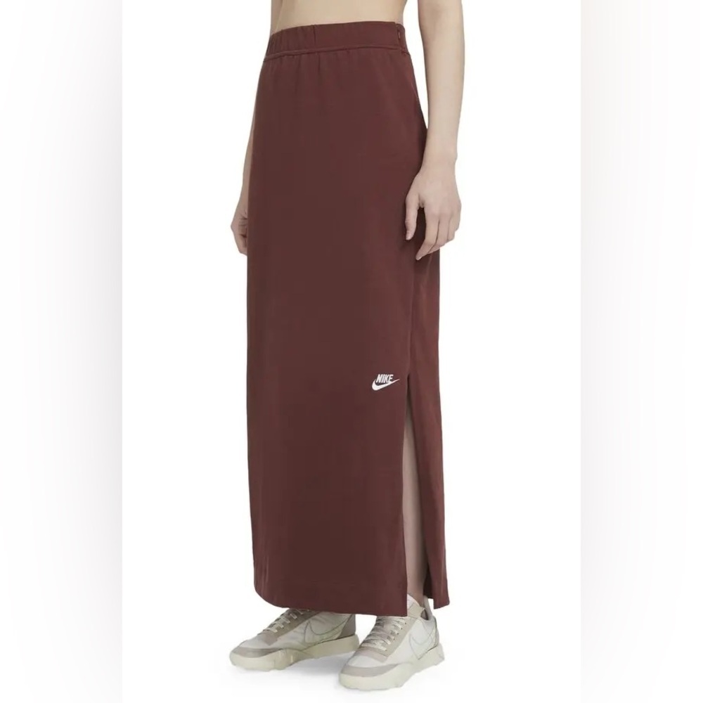 Nike Sportswear Swoosh Women Logo Maxi skirt Limited Edition Maroon Size S (J)